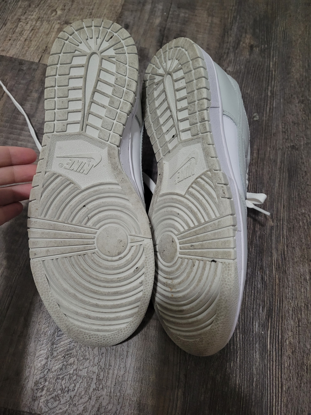 Nike Womens White/grey Low-Top Sneakers